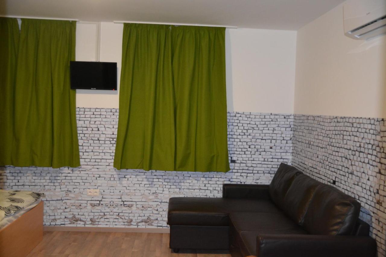 Kid Familia Panzio Balatonszarszo Bed & Breakfast Exterior foto