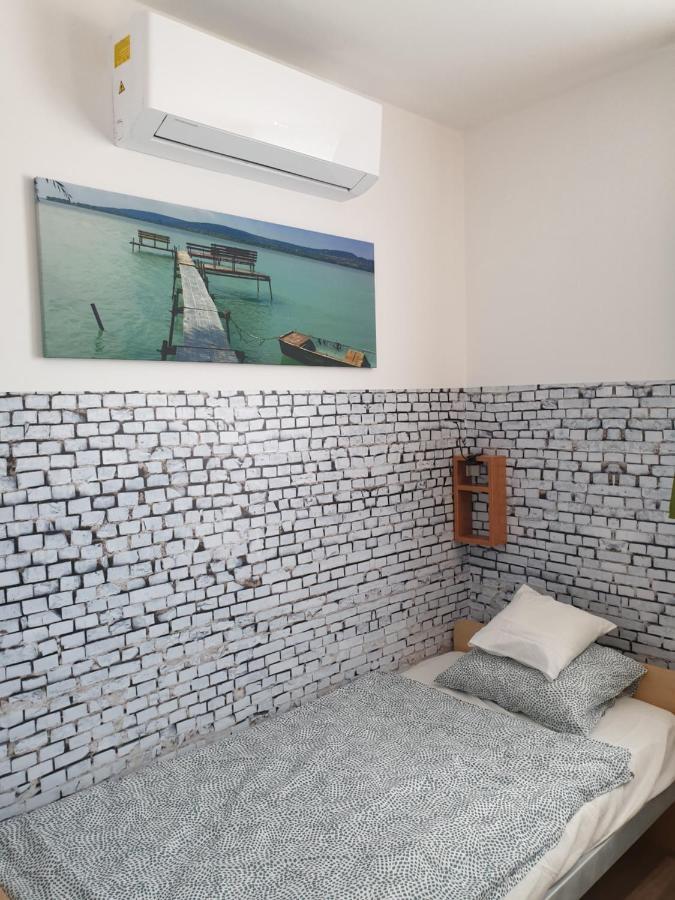 Kid Familia Panzio Balatonszarszo Bed & Breakfast Exterior foto