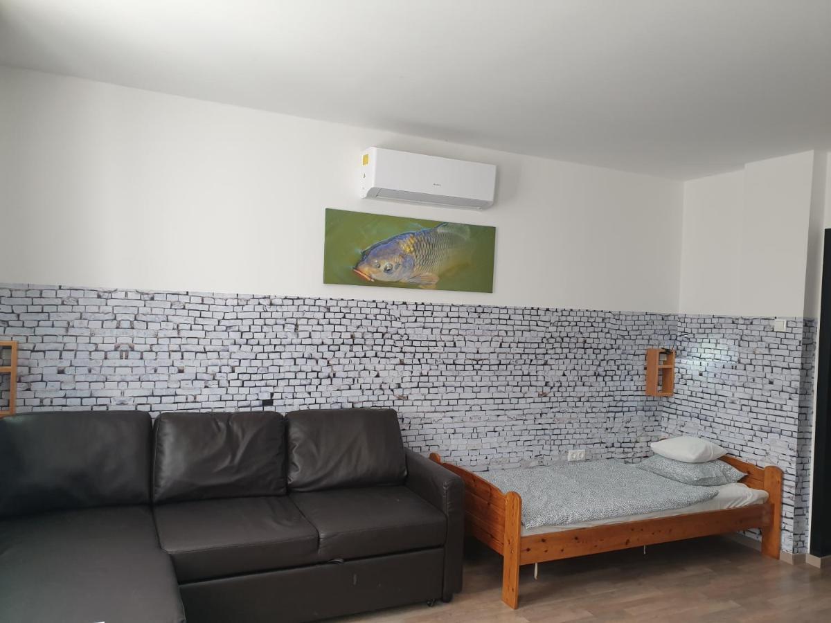 Kid Familia Panzio Balatonszarszo Bed & Breakfast Exterior foto
